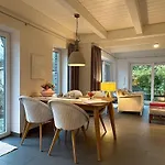 Idyllisches-ambiente-am-suedstrand-links Holiday home