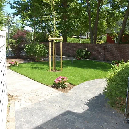 בית נופש Idyllisches-ambiente-am-suedstrand-links *