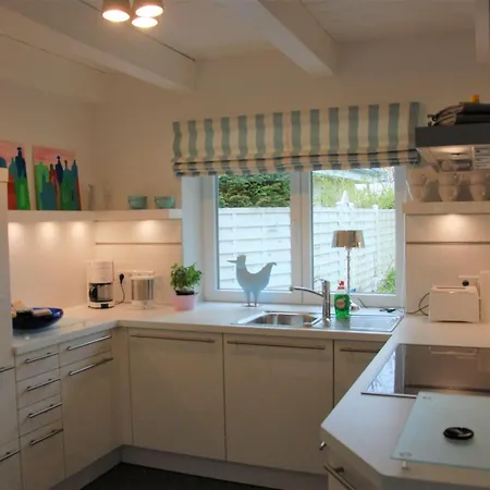 Idyllisches-ambiente-am-suedstrand-links בית נופש